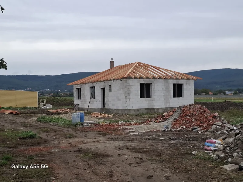 Realizácia rodinného domu a stavebných prác ZVALSTAV 12