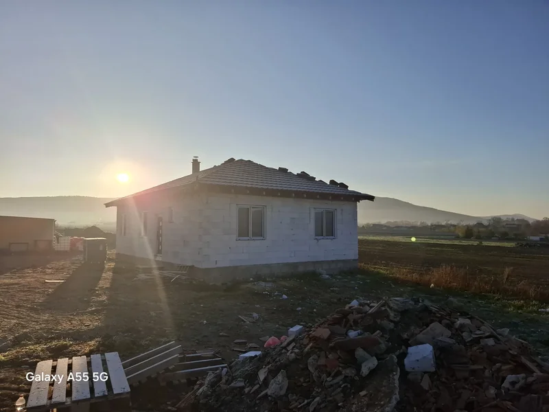 Realizácia rodinného domu a stavebných prác ZVALSTAV 14