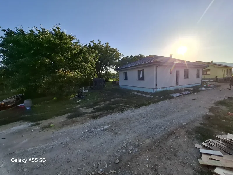 Realizácia rodinného domu a stavebných prác ZVALSTAV 18