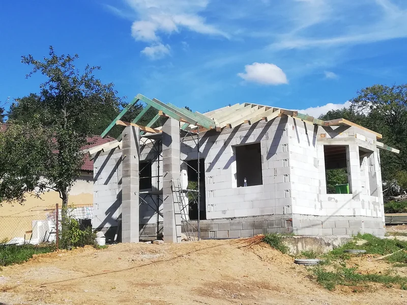 Realizácia rodinného domu a stavebných prác ZVALSTAV 20