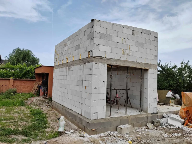 Realizácia rodinného domu a stavebných prác ZVALSTAV 30