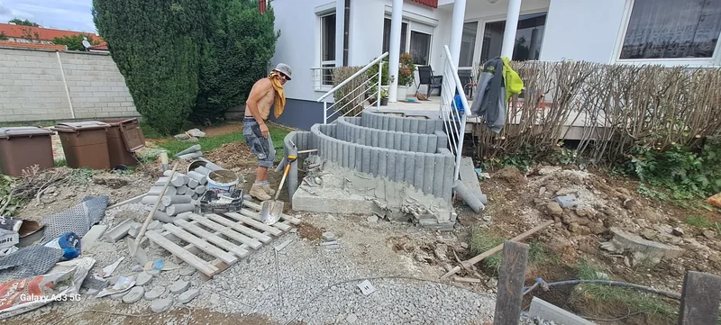 Zámková dlažba a exteriérové práce ZVALSTAV 3