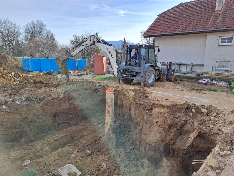 Zemné a búracie práce ZVALSTAV 2